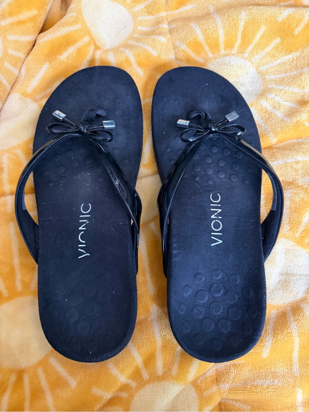Vionic Women’s Black Bow Flip Flop Sandals